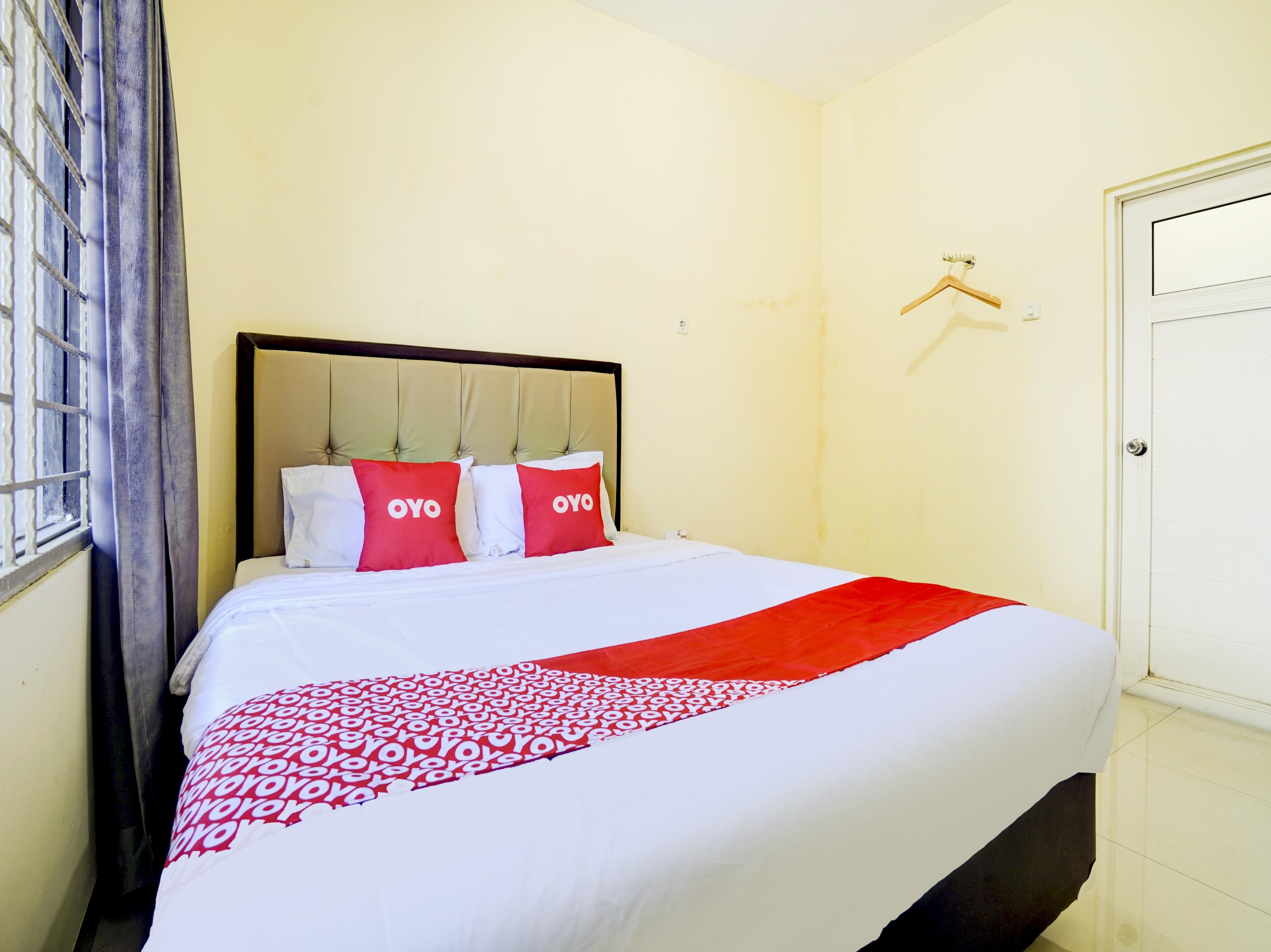 Oyo 90052 Star House Hotel Cirebon Exterior foto