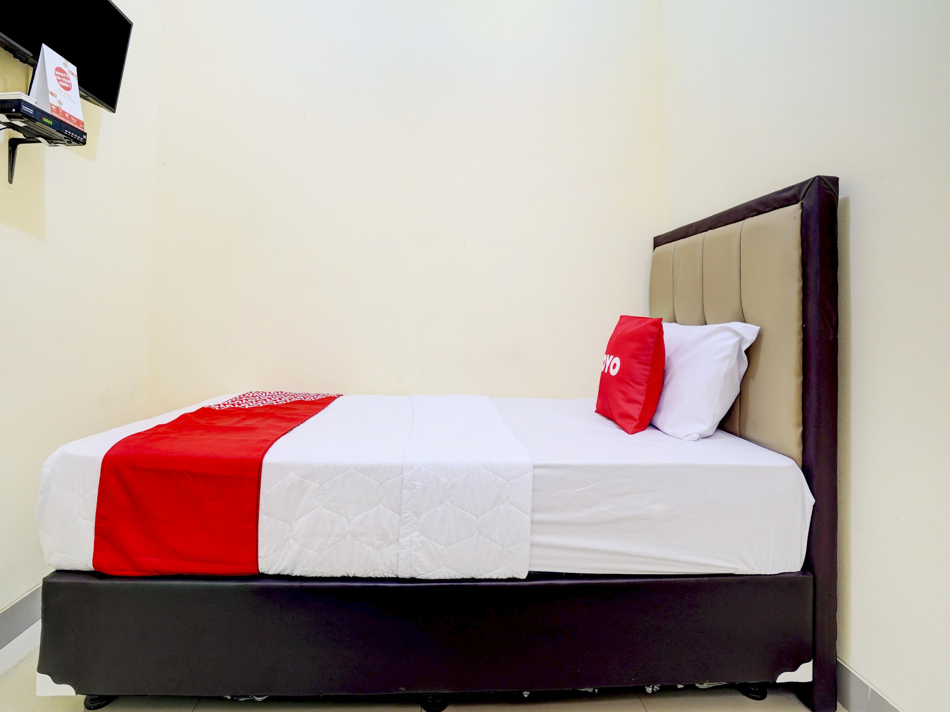Oyo 90052 Star House Hotel Cirebon Exterior foto